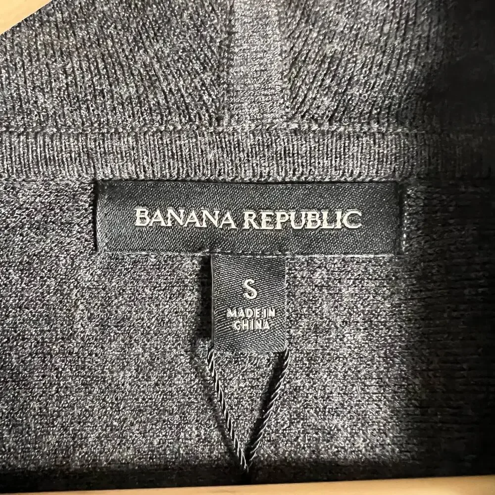 Banana Republic rayon 25” knit